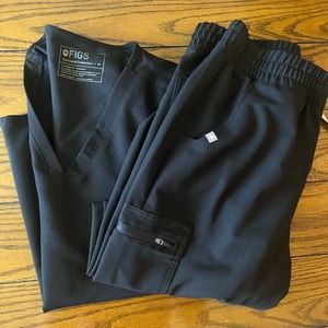 Figs scrubs size Medium top and jogger bottoms.